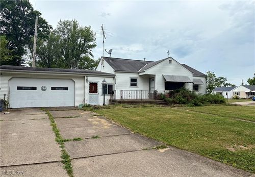 1208 Parkview Ave, Lorain, OH, 44052-1234 | Card Image