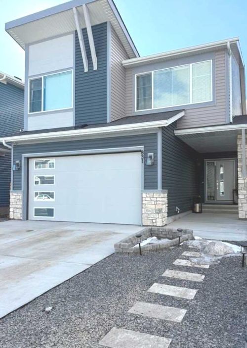 831 Bayview Terr Sw, Airdrie, AB, T4B5M6 | Card Image