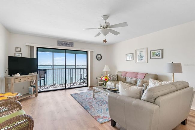 14 - 901 Gulf Dr S, Condo with 2 bedrooms, 2 bathrooms and null parking in Bradenton Beach FL | Image 8