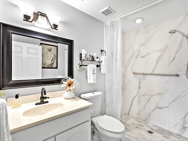 APT-631 - 3730 Cadbury Cir, Condo with 2 bedrooms, 2 bathrooms and null parking in VENICE FL | Image 17