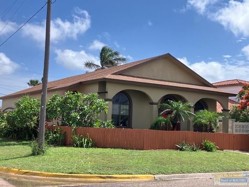 1801 N Shore Dr, Port Isabel, TX, 78578-4621 | Card Image