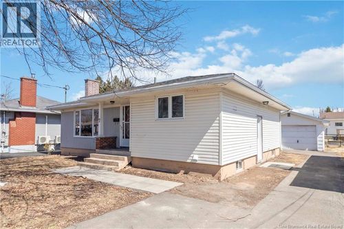 7 Frier St, Moncton, NB, E1A4L7 | Card Image