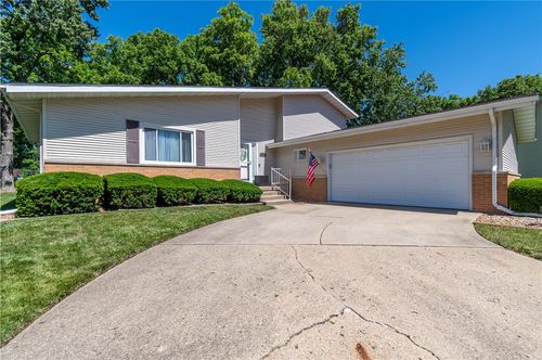 4785 Dogwood Ct, Decatur, IL, 62526-9327 | Card Image
