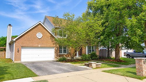 620 Waterfall Ln, Elgin, IL, 60124-6882 | Card Image