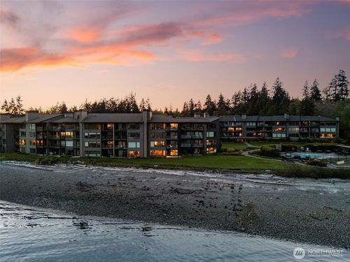 428 Harborview Drive Se, Bainbridge Island, WA, 98110 | Card Image
