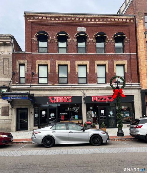 53 Bank St, New London, CT, 06320-6001 | Card Image