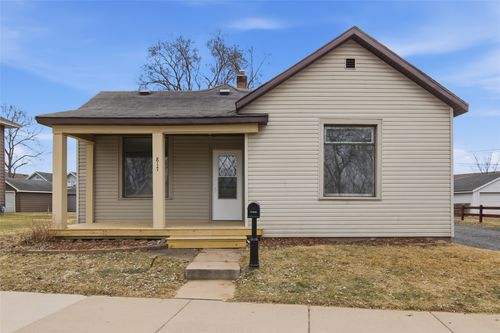 817 E Grand Ave, Eau Claire, WI, 54701-3745 | Card Image