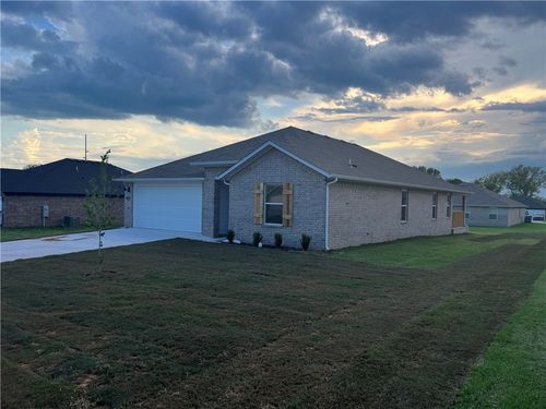 3108 N Bella Street, Siloam Springs, AR, 72761 | Card Image