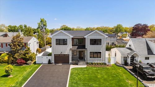 89 Choir Ln, Westbury, NY, 11590-5732 | Card Image