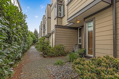 5-1535 St Georges Ave, North Vancouver, BC, V7L3J6 | Card Image
