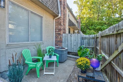 127 W Bannister Rd, Kansas City, MO, 64114-4010 | Card Image