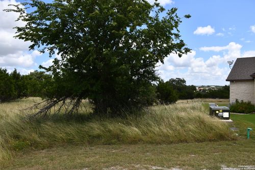 107 Silas Parker, Blanco, TX, 78606-5993 | Card Image