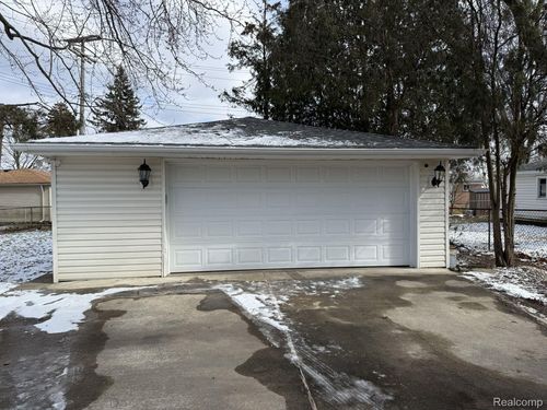 8411 Monroe Blvd, Taylor, MI, 48180-2715 | Card Image