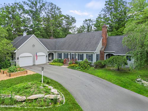 67 Dunmore Ct, Lenox, MA, 01240-2614 | Card Image