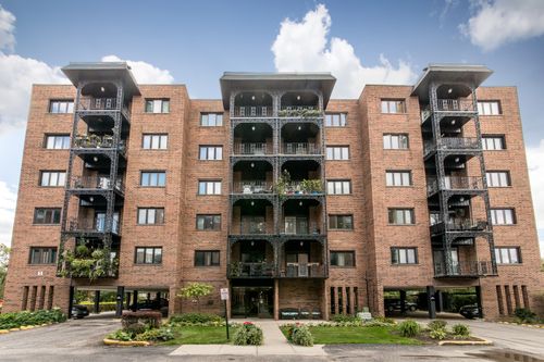 unit-302-9395 Landings Ln, Des Plaines, IL, 60016-5214 | Card Image