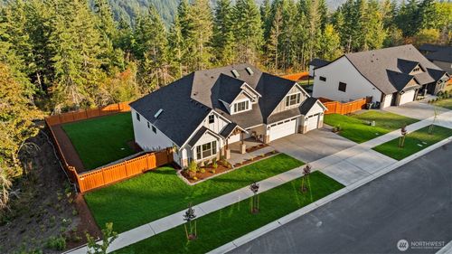 16003 210th Ave E, Bonney Lake, WA, 98391-9253 | Card Image