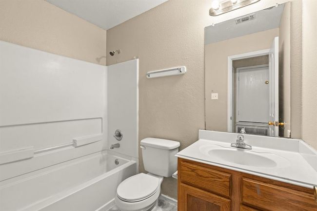 Downstairs Guest Bathroom | Image 14