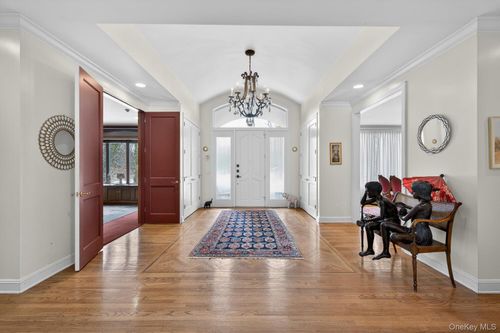 1 Hunting Ln, Old Westbury, NY, 11568-1541 | Card Image