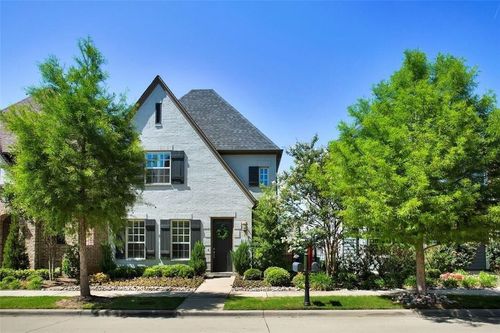 2221 Longwood Dr, Carrollton, TX, 75010-4910 | Card Image
