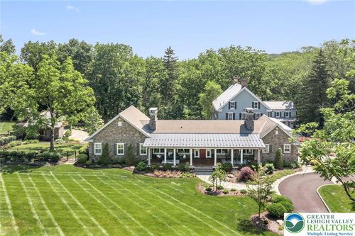 9 Blueberry Ln, PERKASIE, PA, 18944-4226 | Card Image