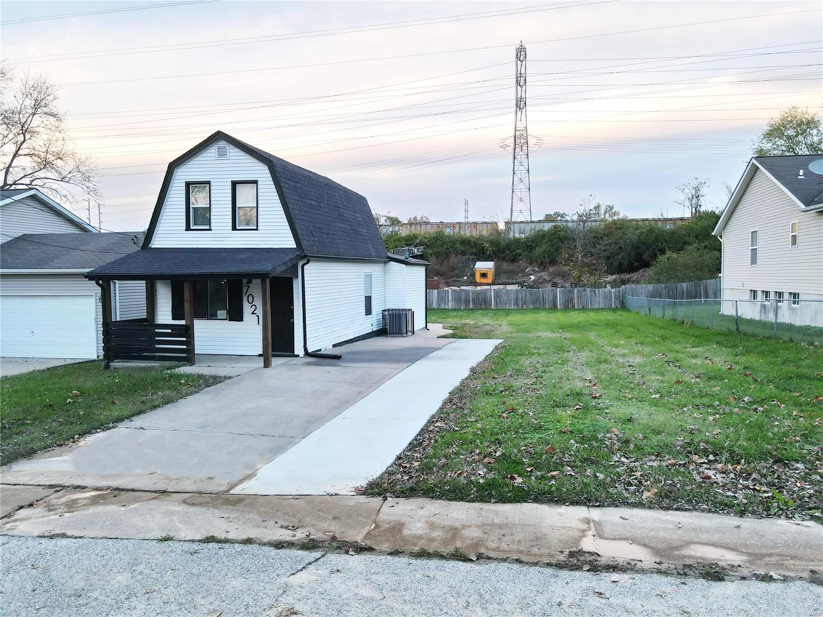 Robbins Ave, Saint Louis, MO 63133