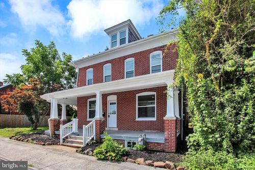 510 W King St, EAST BERLIN, PA, 17316-9675 | Card Image