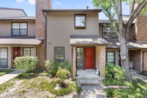 1005-9910 Royal Lane, Dallas, TX, 75231 | Card Image