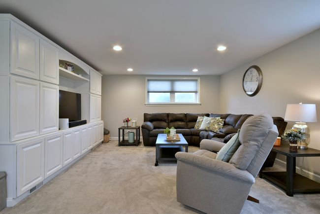 770 S Parkside Ave, House other with 3 bedrooms, 2 bathrooms and 2 parking in Elmhurst IL | Image 21