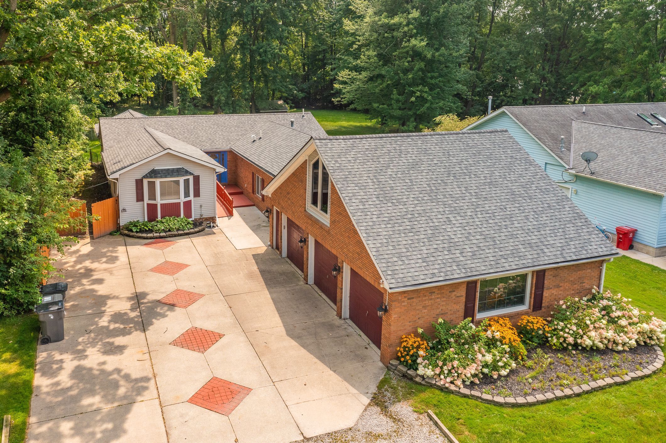 Glenwood St, Clinton Township, MI 48035
