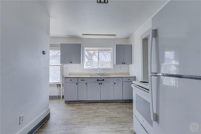 616 1 St St E, House other with 2 bedrooms, 1 bathrooms and null parking in Roundup MT | Image 7