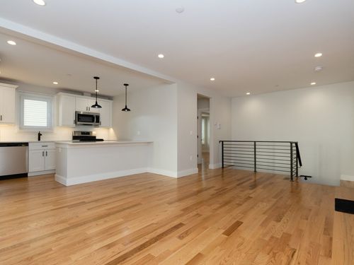 1r-5 Tovar, Boston, MA, 02122 | Card Image