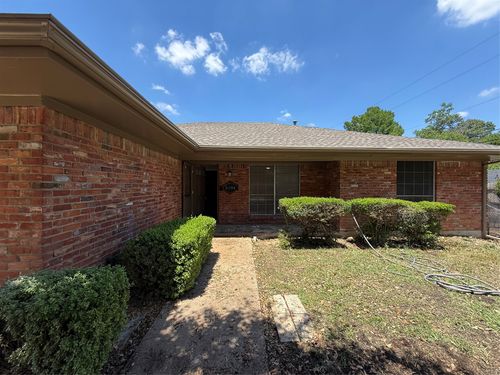 5204 Winifred Dr, Fort Worth, TX, 76133-2614 | Card Image