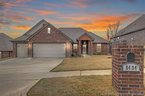 8434 77th East Ave, Owasso, OK, 74055 | Card Image