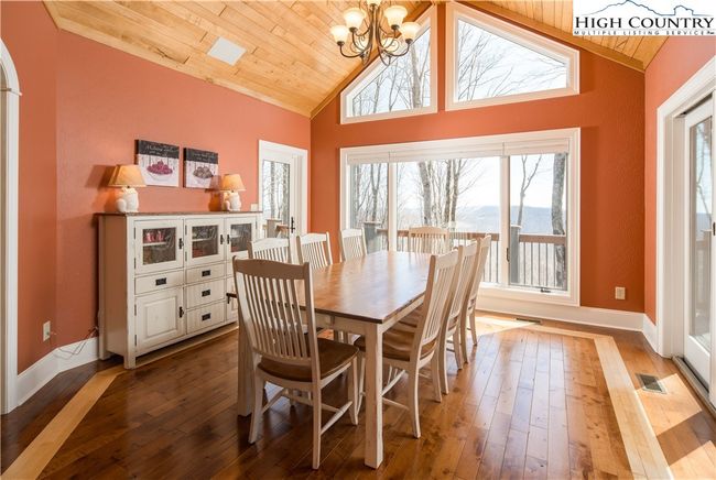 1902 Elk Creek Mountain Pkwy, House other with 4 bedrooms, 5 bathrooms and null parking in Todd NC | Image 18