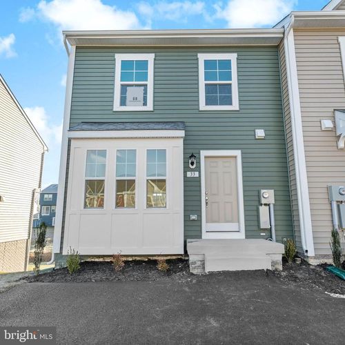 33 Scrub Pine Court, BUNKER HILL, WV, 25413 | Card Image