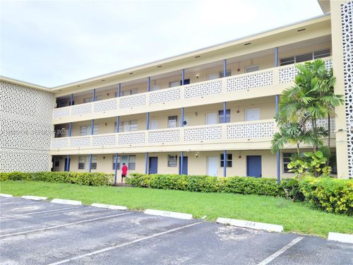 16-11960 Ne 19th Dr, North Miami, FL, 33181-2857 | Card Image