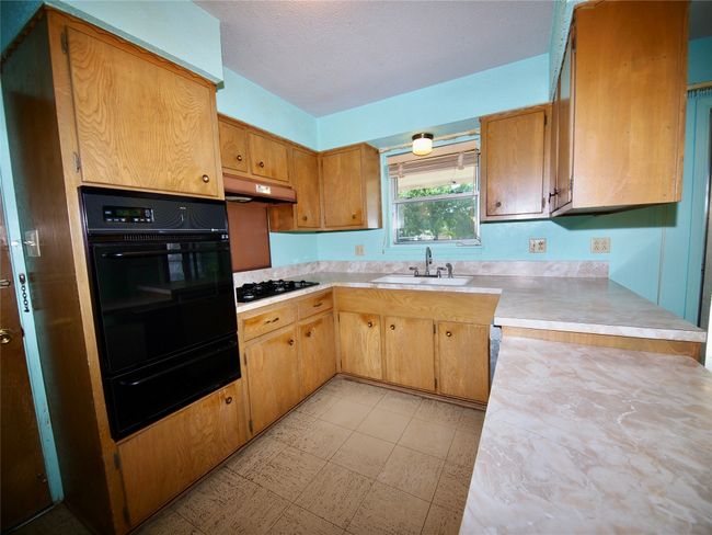 1441 Brazos St, House other with 3 bedrooms, 2 bathrooms and null parking in Graham TX | Image 9
