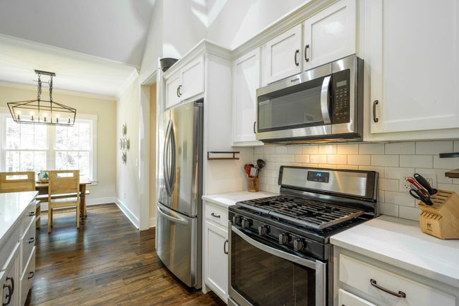 2024 Oak St, House other with 3 bedrooms, 2 bathrooms and null parking in Signal Mountain TN | Image 12