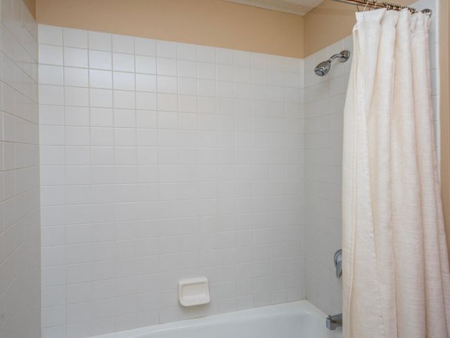 Main floor full bathroom. | Image 17