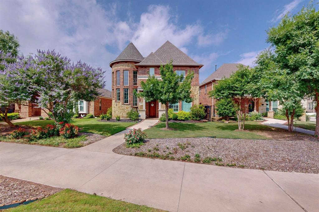 Peach Blossom Dr, Arlington, TX 76005