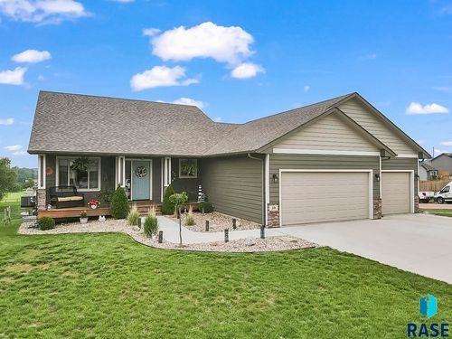 39 N 6th St, Baltic, SD, 57003-2048 | Card Image