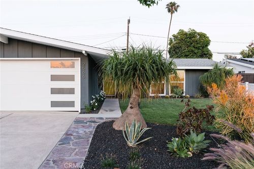 2566 Oxford Ln, Costa Mesa, CA, 92626-6123 | Card Image