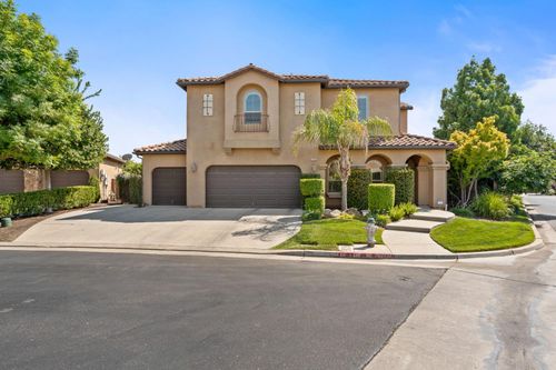 1495 E Via Mirasol Ln, Fresno, CA, 93730-8826 | Card Image