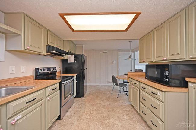 872 Waynoka Dr, House other with 5 bedrooms, 3 bathrooms and null parking in Sardinia OH | Image 14