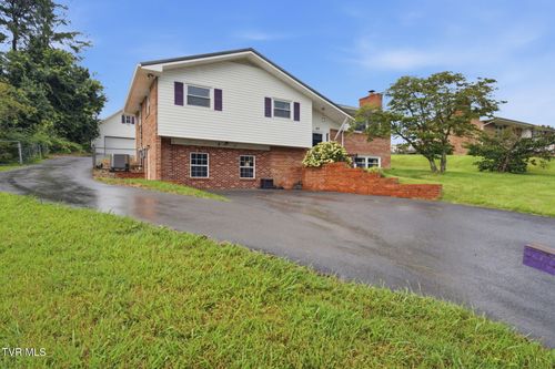 417 Mount Area Dr, Bristol, TN, 37620-7119 | Card Image