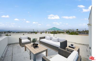 4537-12 - W 16th Place, Condo with 3 bedrooms, 2 bathrooms and 2 parking in Los Angeles CA | Image 1