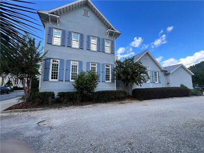 15 Assembly Row, Townhouse with 3 bedrooms, 3 bathrooms and null parking in Beaufort SC | Image 2