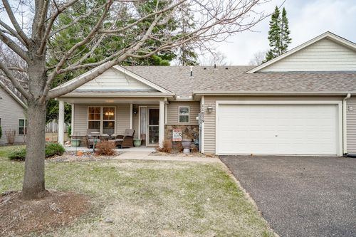 11079 Eagle Ridge Way, Chisago City, MN, 55013-5074 | Card Image