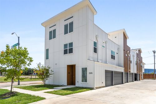 503-2505 Benbrook Blvd, Fort Worth, TX, 76109-2341 | Card Image