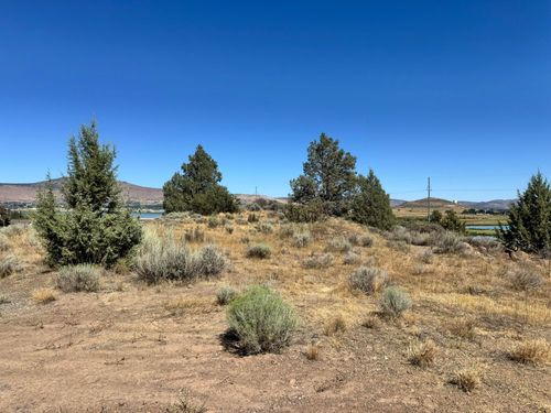 1-0 Fairway Dr, Klamath Falls, OR, 97601 | Card Image